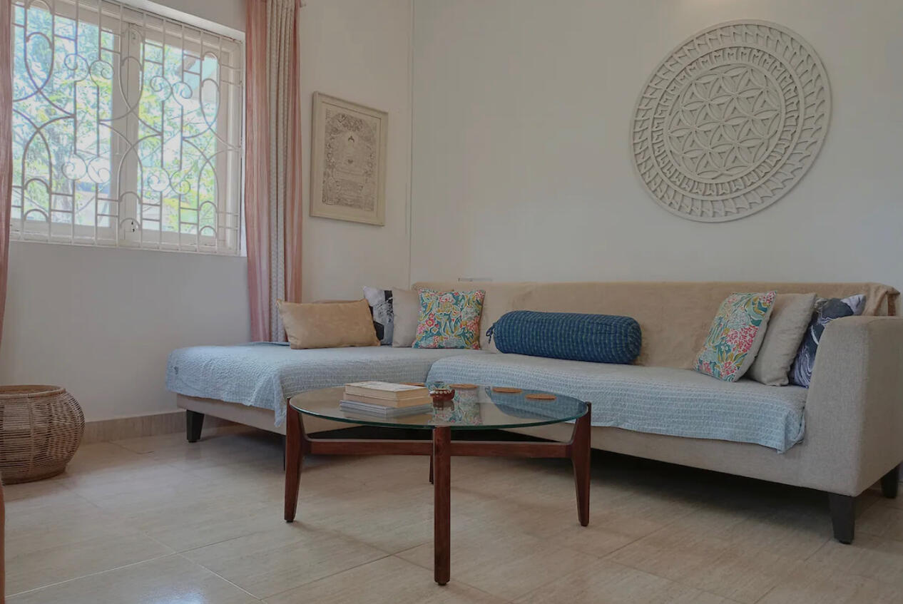Cozy Calangute beach apartment living room