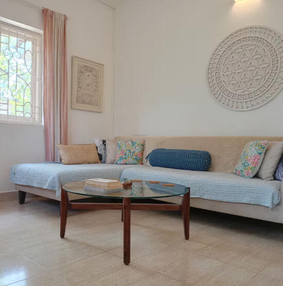 Cozy Calangute beach apartment living room